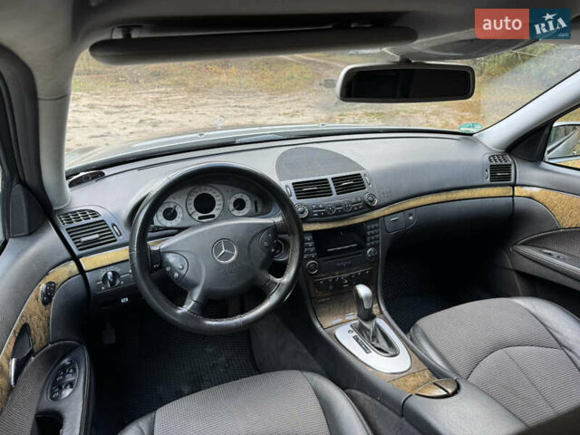 Сірий Мерседес Е-Клас, об'ємом двигуна 3.22 л та пробігом 265 тис. км за 7500 $, фото 29 на Automoto.ua