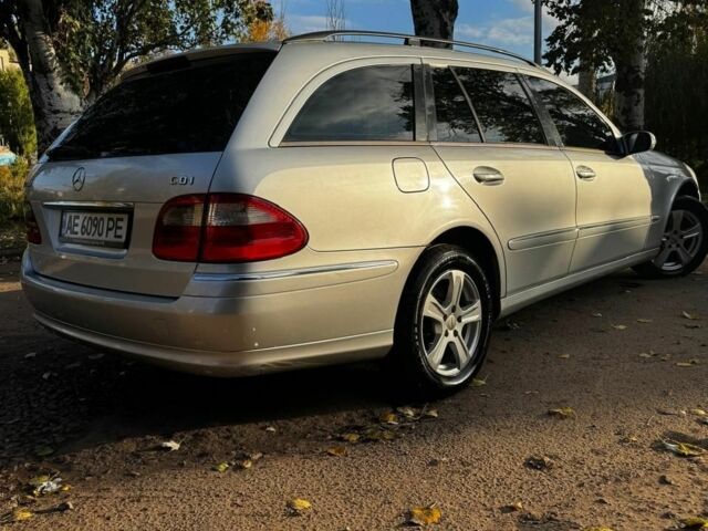 Серый Мерседес Е-Класс, объемом двигателя 3.2 л и пробегом 409 тыс. км за 6400 $, фото 2 на Automoto.ua