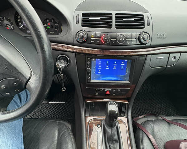 Серый Мерседес Е-Класс, объемом двигателя 3.22 л и пробегом 340 тыс. км за 8100 $, фото 19 на Automoto.ua