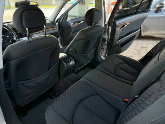 Серый Мерседес Е-Класс, объемом двигателя 2.2 л и пробегом 327 тыс. км за 2450 $, фото 21 на Automoto.ua