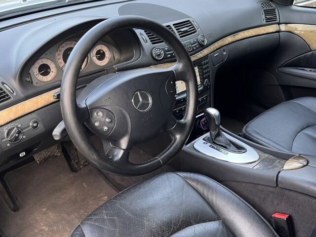 Сірий Мерседес Е-Клас, об'ємом двигуна 3.2 л та пробігом 360 тис. км за 3100 $, фото 21 на Automoto.ua