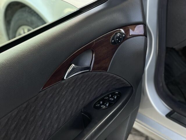 Мерседес Е-Клас 2005 у Рівному на Automoto.ua Сірий Мерседес Е-Клас, об'ємом двигуна 2.2 л та пробігом 320 тис. км за 2650 $, фото 9 на Automoto.ua