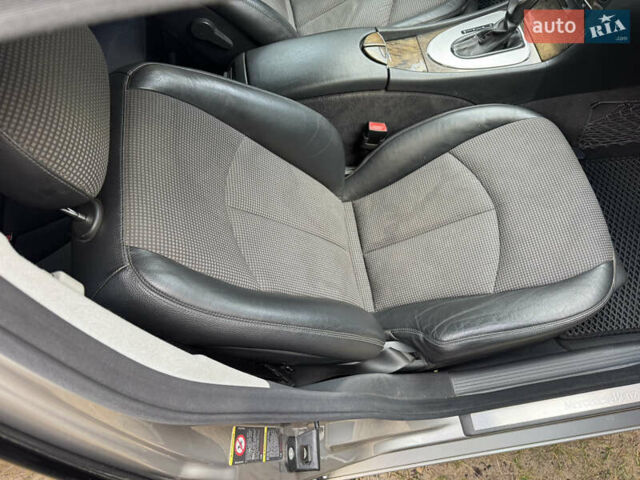 Сірий Мерседес Е-Клас, об'ємом двигуна 3.22 л та пробігом 265 тис. км за 7500 $, фото 26 на Automoto.ua
