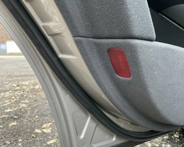 Серый Мерседес Е-Класс, объемом двигателя 2.99 л и пробегом 380 тыс. км за 6999 $, фото 35 на Automoto.ua