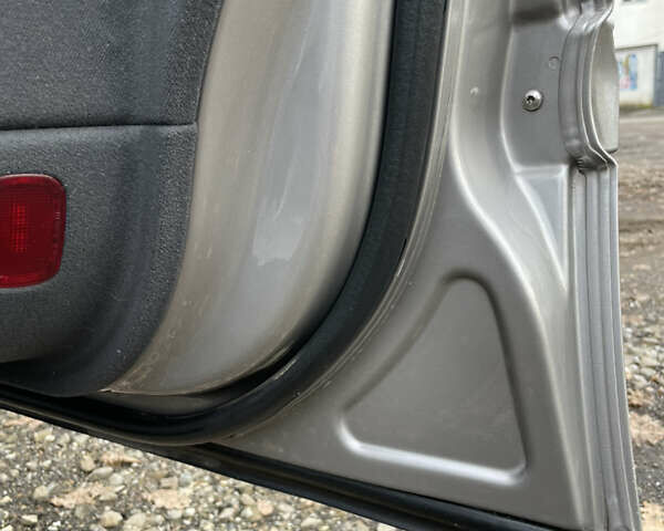 Серый Мерседес Е-Класс, объемом двигателя 2.99 л и пробегом 380 тыс. км за 6999 $, фото 37 на Automoto.ua