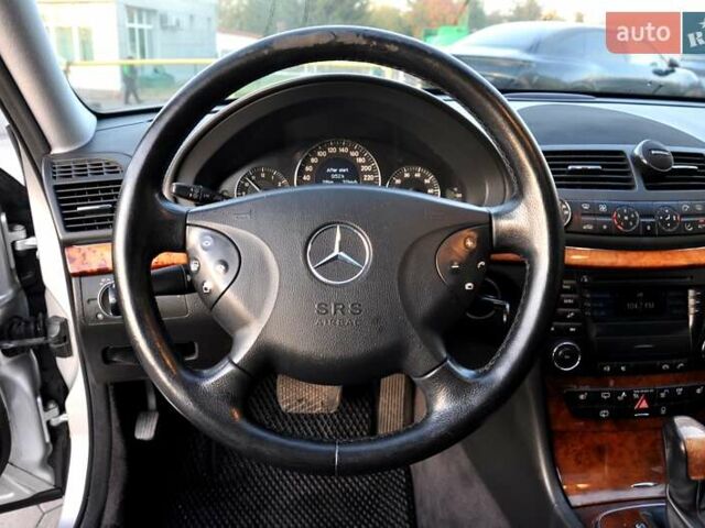 Мерседес Е-Клас 2005 у Львові на Automoto.ua Сірий Мерседес Е-Клас, об'ємом двигуна 1.8 л та пробігом 307 тис. км за 5600 $, фото 35 на Automoto.ua