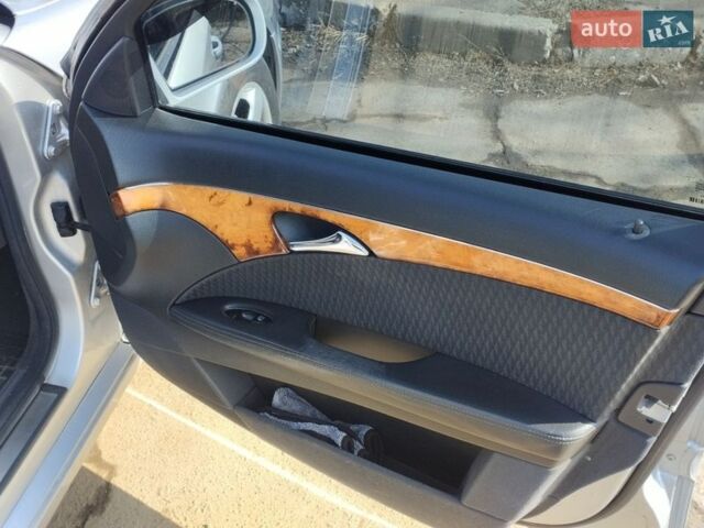 Серый Мерседес Е-Класс, объемом двигателя 3.22 л и пробегом 350 тыс. км за 5600 $, фото 6 на Automoto.ua