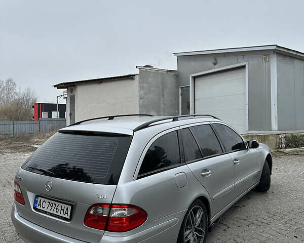 Сірий Мерседес Е-Клас, об'ємом двигуна 2.2 л та пробігом 270 тис. км за 6500 $, фото 7 на Automoto.ua