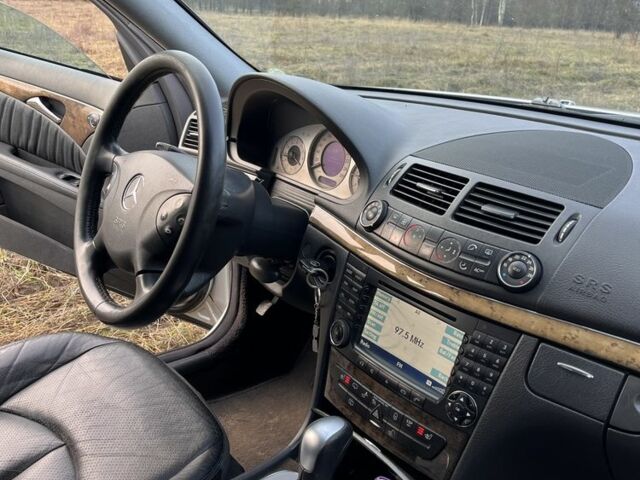 Сірий Мерседес Е-Клас, об'ємом двигуна 3.2 л та пробігом 360 тис. км за 3100 $, фото 15 на Automoto.ua