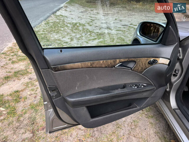 Сірий Мерседес Е-Клас, об'ємом двигуна 3.22 л та пробігом 265 тис. км за 7500 $, фото 16 на Automoto.ua