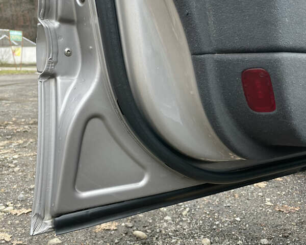 Серый Мерседес Е-Класс, объемом двигателя 2.99 л и пробегом 380 тыс. км за 6999 $, фото 33 на Automoto.ua