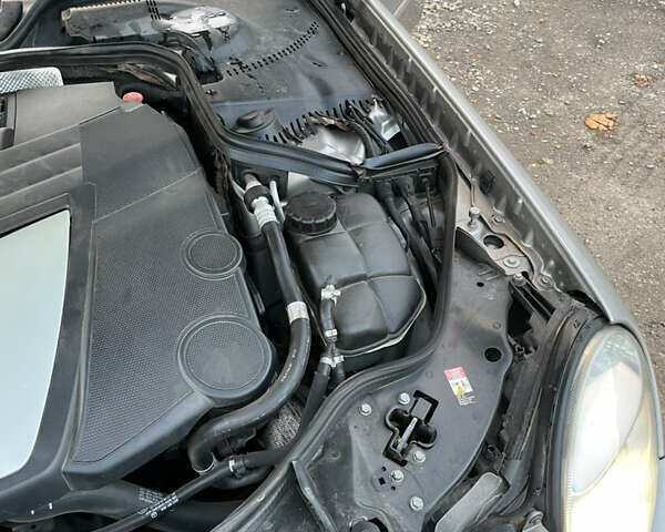 Серый Мерседес Е-Класс, объемом двигателя 2.99 л и пробегом 380 тыс. км за 6999 $, фото 44 на Automoto.ua