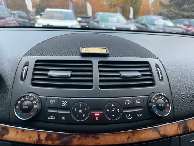 Сірий Мерседес Е-Клас, об'ємом двигуна 3.2 л та пробігом 408 тис. км за 6900 $, фото 10 на Automoto.ua