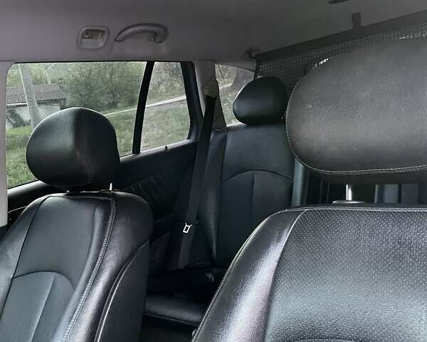 Мерседес Е-Класс 2005 в Хусте на Automoto.ua Серый Мерседес Е-Класс, объемом двигателя 3 л и пробегом 383 тыс. км за 7700 $, фото 14 на Automoto.ua