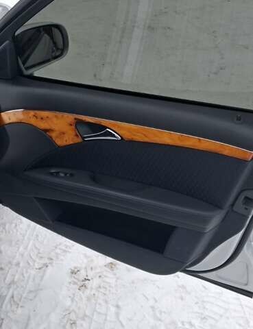 Серый Мерседес Е-Класс, объемом двигателя 2.2 л и пробегом 301 тыс. км за 6799 $, фото 11 на Automoto.ua