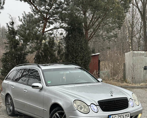 Сірий Мерседес Е-Клас, об'ємом двигуна 2.2 л та пробігом 270 тис. км за 6500 $, фото 3 на Automoto.ua