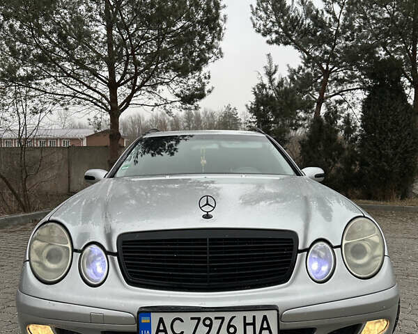 Сірий Мерседес Е-Клас, об'ємом двигуна 2.2 л та пробігом 270 тис. км за 6500 $, фото 9 на Automoto.ua