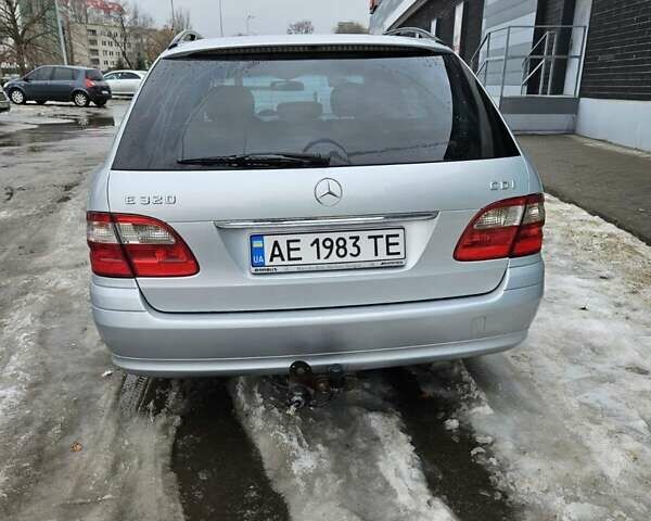 Серый Мерседес Е-Класс, объемом двигателя 2.2 л и пробегом 365 тыс. км за 7800 $, фото 4 на Automoto.ua