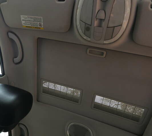 Серый Мерседес Е-Класс, объемом двигателя 2.99 л и пробегом 527 тыс. км за 16000 $, фото 18 на Automoto.ua