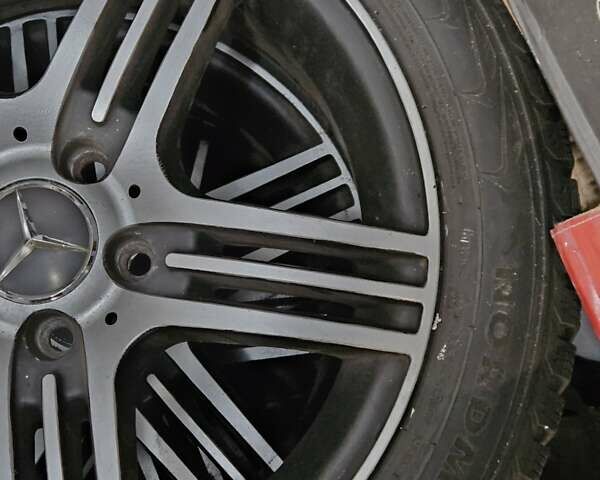 Серый Мерседес Е-Класс, объемом двигателя 2.99 л и пробегом 527 тыс. км за 16000 $, фото 52 на Automoto.ua