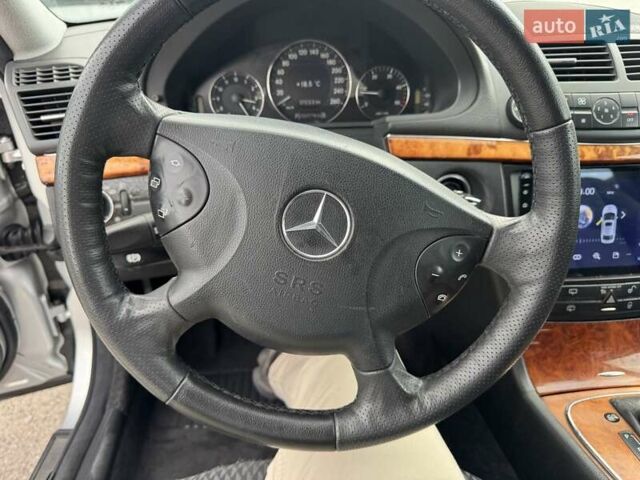 Сірий Мерседес Е-Клас, об'ємом двигуна 2.15 л та пробігом 280 тис. км за 6999 $, фото 53 на Automoto.ua