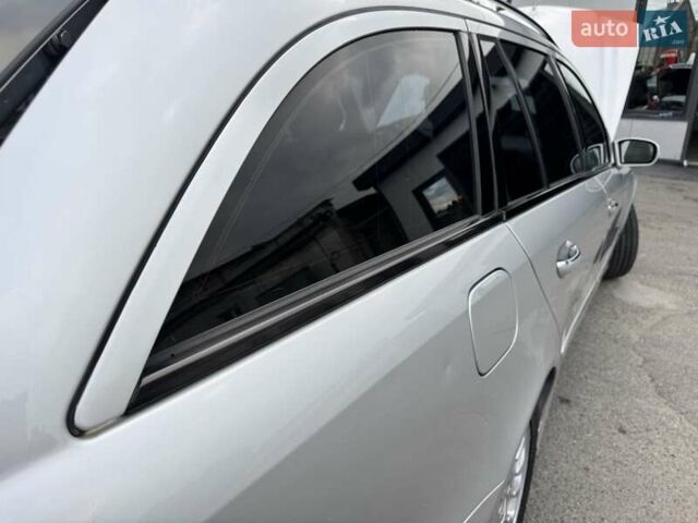 Сірий Мерседес Е-Клас, об'ємом двигуна 2.15 л та пробігом 280 тис. км за 6999 $, фото 20 на Automoto.ua