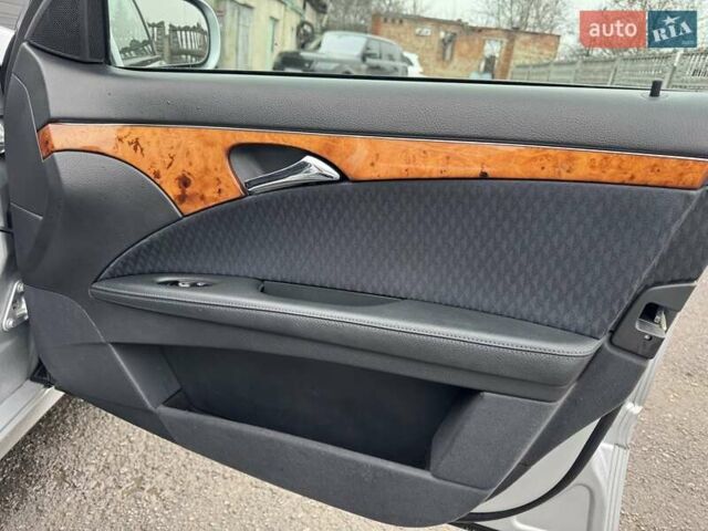 Сірий Мерседес Е-Клас, об'ємом двигуна 2.15 л та пробігом 280 тис. км за 6700 $, фото 88 на Automoto.ua
