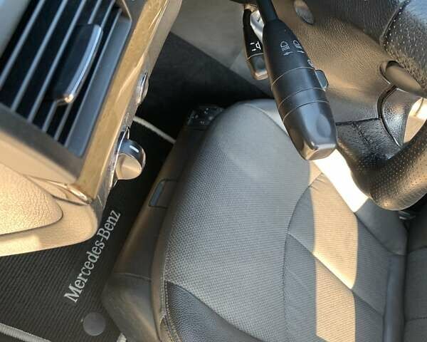 Серый Мерседес Е-Класс, объемом двигателя 2.99 л и пробегом 322 тыс. км за 9500 $, фото 1 на Automoto.ua