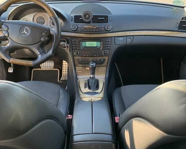 Серый Мерседес Е-Класс, объемом двигателя 2.99 л и пробегом 322 тыс. км за 9500 $, фото 8 на Automoto.ua