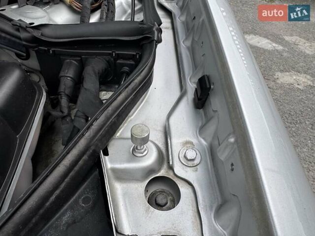 Сірий Мерседес Е-Клас, об'ємом двигуна 2.15 л та пробігом 280 тис. км за 6999 $, фото 16 на Automoto.ua