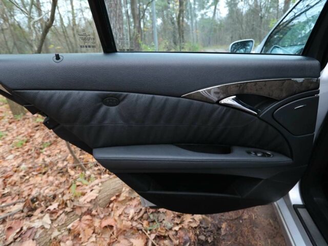 Сірий Мерседес Е-Клас, об'ємом двигуна 3 л та пробігом 227 тис. км за 11000 $, фото 12 на Automoto.ua