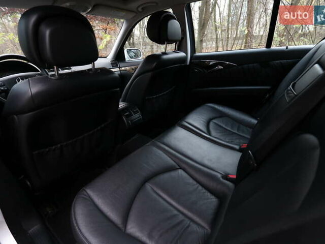 Серый Мерседес Е-Класс, объемом двигателя 2.99 л и пробегом 527 тыс. км за 16000 $, фото 28 на Automoto.ua