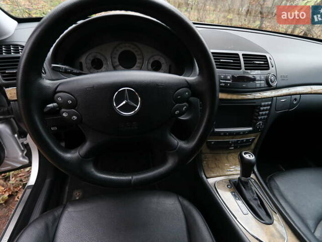 Серый Мерседес Е-Класс, объемом двигателя 2.99 л и пробегом 527 тыс. км за 16000 $, фото 10 на Automoto.ua