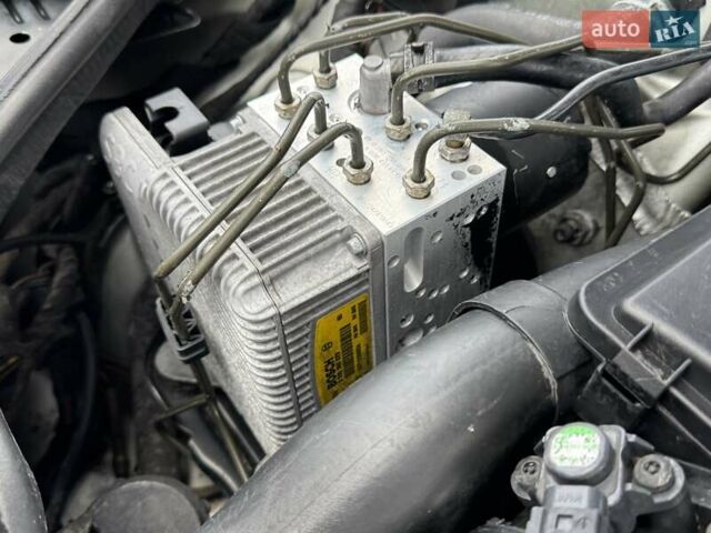 Сірий Мерседес Е-Клас, об'ємом двигуна 2.15 л та пробігом 280 тис. км за 6999 $, фото 37 на Automoto.ua