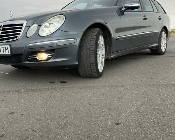 Сірий Мерседес Е-Клас, об'ємом двигуна 3 л та пробігом 251 тис. км за 8500 $, фото 3 на Automoto.ua