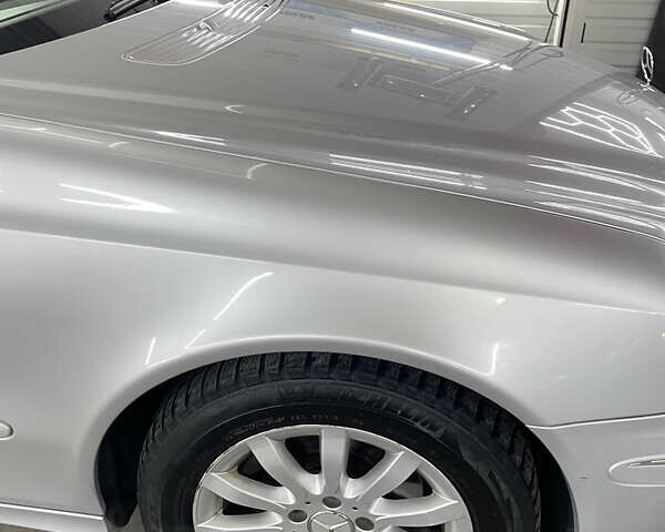 Серый Мерседес Е-Класс, объемом двигателя 2.2 л и пробегом 350 тыс. км за 7000 $, фото 3 на Automoto.ua