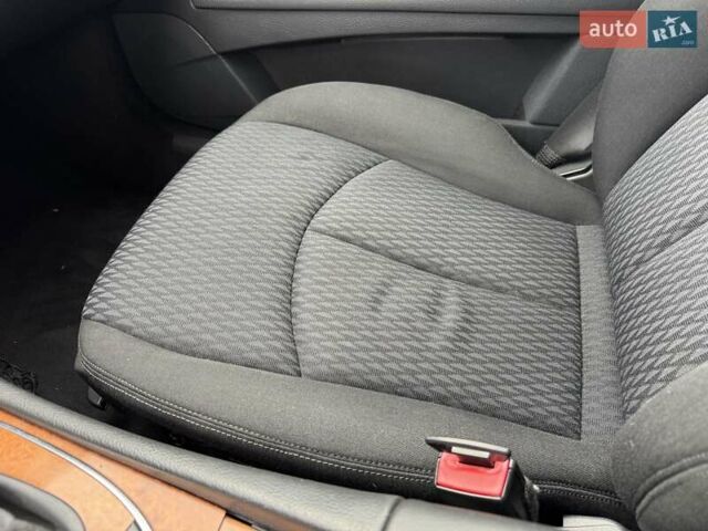 Сірий Мерседес Е-Клас, об'ємом двигуна 2.15 л та пробігом 280 тис. км за 6999 $, фото 44 на Automoto.ua
