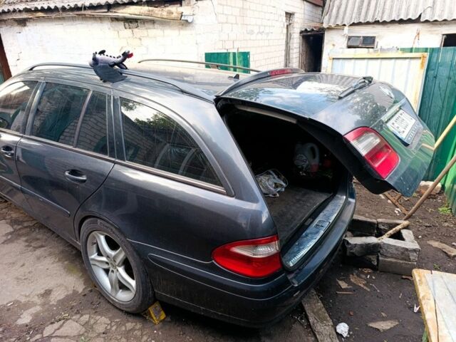 Мерседес Е-Клас 2006 у Синельниковом на Automoto.ua Сірий Мерседес Е-Клас, об'ємом двигуна 2.1 л та пробігом 400 тис. км за 3500 $, фото 8 на Automoto.ua