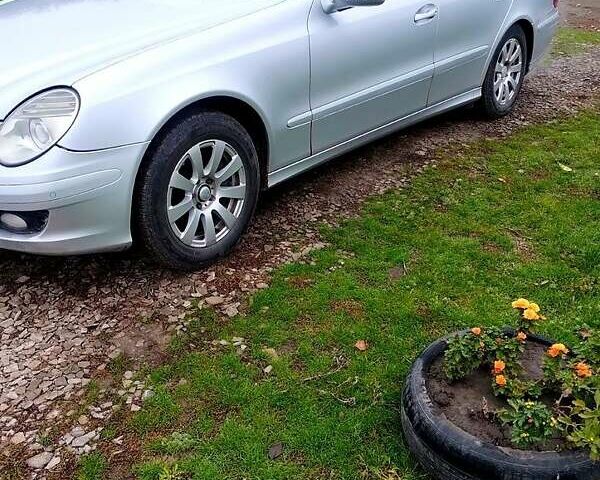 Серый Мерседес Е-Класс, объемом двигателя 2.1 л и пробегом 266 тыс. км за 5900 $, фото 8 на Automoto.ua