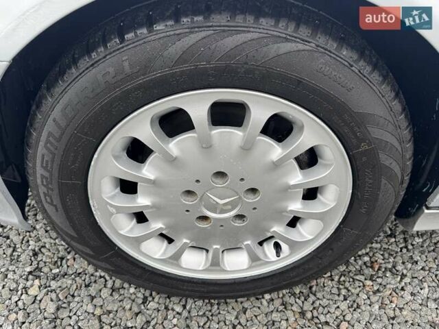 Сірий Мерседес Е-Клас, об'ємом двигуна 2.15 л та пробігом 280 тис. км за 6700 $, фото 46 на Automoto.ua