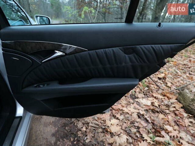 Серый Мерседес Е-Класс, объемом двигателя 2.99 л и пробегом 527 тыс. км за 16000 $, фото 30 на Automoto.ua