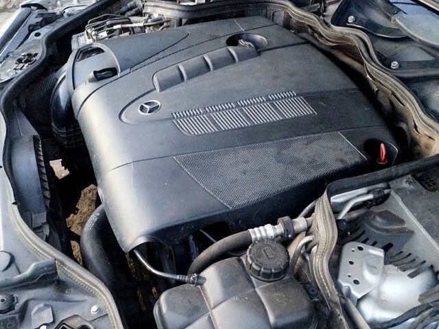 Серый Мерседес Е-Класс, объемом двигателя 2.1 л и пробегом 266 тыс. км за 5900 $, фото 4 на Automoto.ua