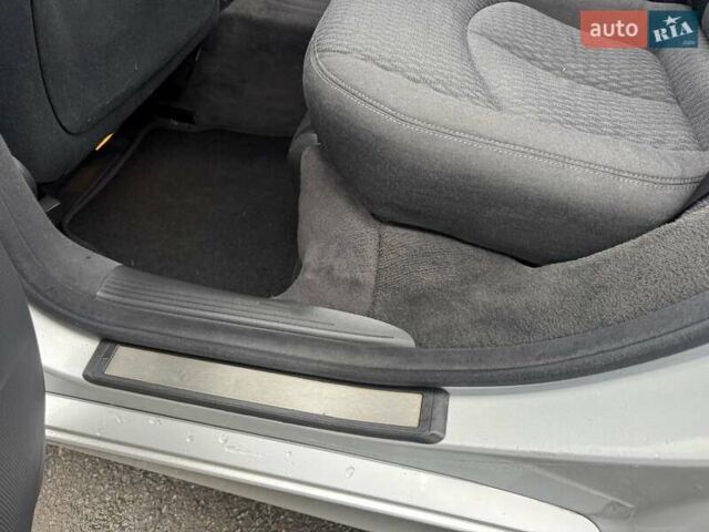 Сірий Мерседес Е-Клас, об'ємом двигуна 2.15 л та пробігом 280 тис. км за 6700 $, фото 71 на Automoto.ua