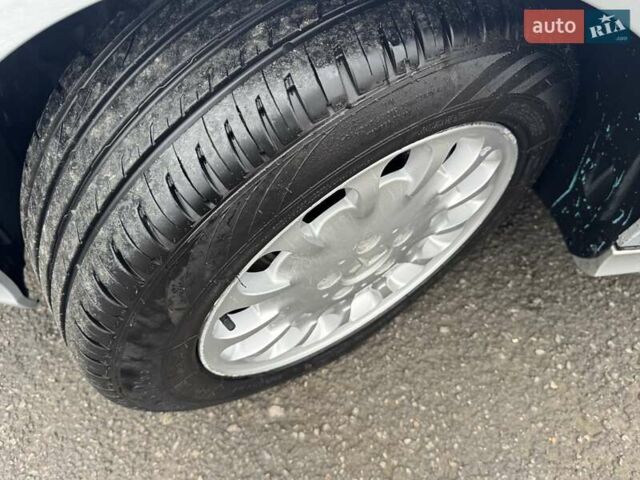 Сірий Мерседес Е-Клас, об'ємом двигуна 2.15 л та пробігом 280 тис. км за 6700 $, фото 28 на Automoto.ua