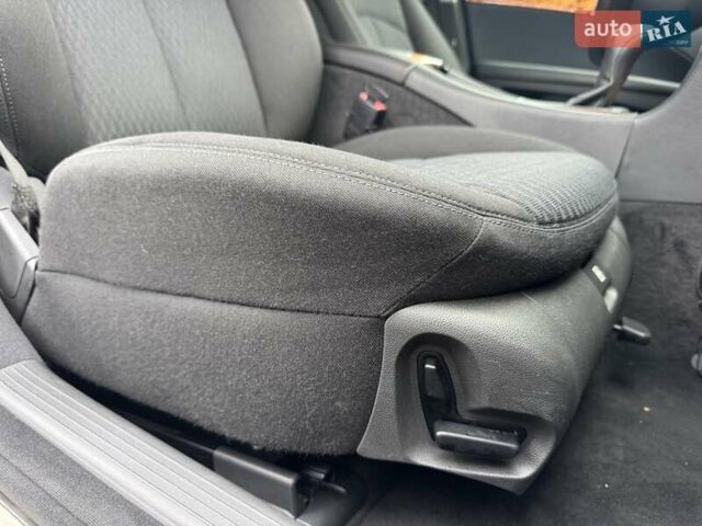 Сірий Мерседес Е-Клас, об'ємом двигуна 2.15 л та пробігом 280 тис. км за 6999 $, фото 29 на Automoto.ua