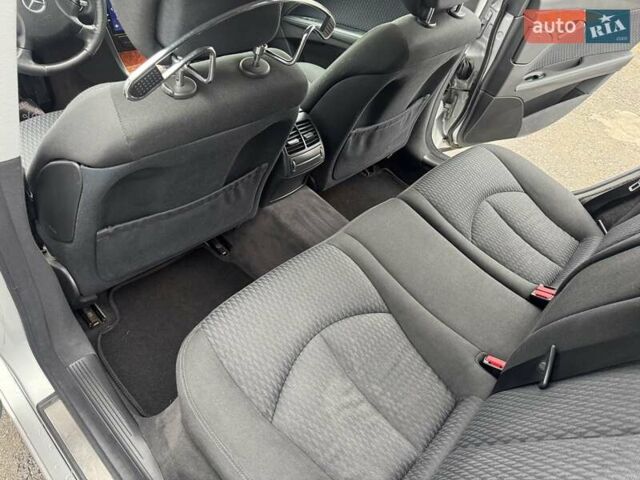 Сірий Мерседес Е-Клас, об'ємом двигуна 2.15 л та пробігом 280 тис. км за 6700 $, фото 70 на Automoto.ua