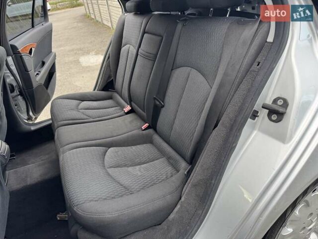 Сірий Мерседес Е-Клас, об'ємом двигуна 2.15 л та пробігом 280 тис. км за 6999 $, фото 58 на Automoto.ua