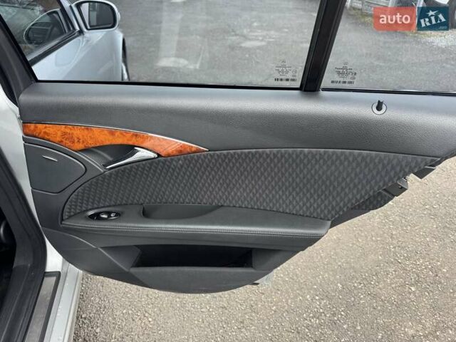 Сірий Мерседес Е-Клас, об'ємом двигуна 2.15 л та пробігом 280 тис. км за 6700 $, фото 80 на Automoto.ua