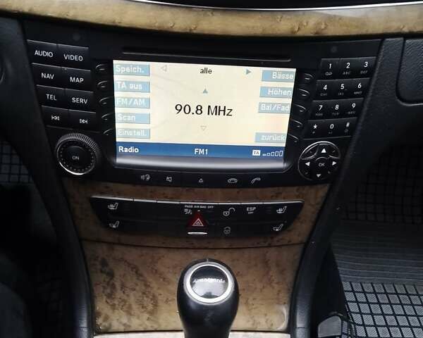 Сірий Мерседес Е-Клас, об'ємом двигуна 2.99 л та пробігом 290 тис. км за 10900 $, фото 13 на Automoto.ua