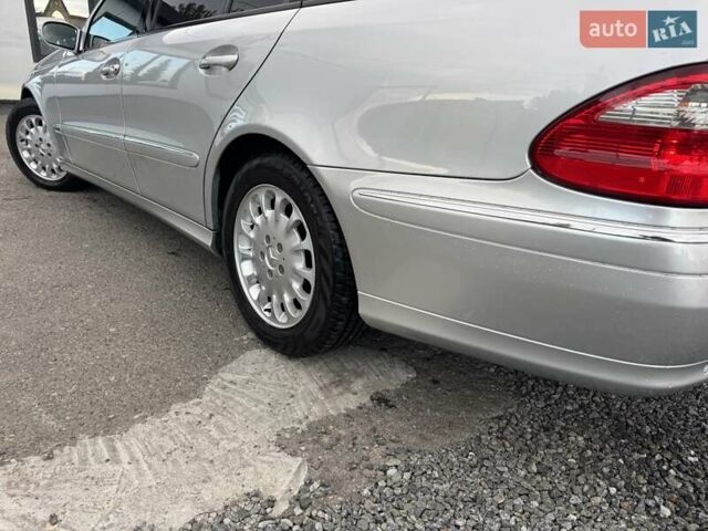 Сірий Мерседес Е-Клас, об'ємом двигуна 2.15 л та пробігом 280 тис. км за 6999 $, фото 95 на Automoto.ua